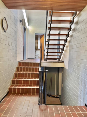 Architektenhaus in begehrter Lage - Treppe (51827)
