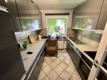 Wohnen in ruhiger Lage mit viel Platz und Komfort - Küche (70301)