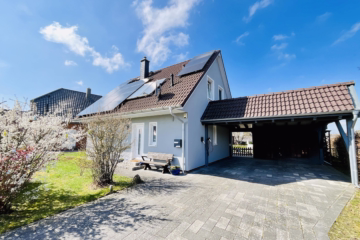 Top Familienhaus mit Garten, PV-Anlage und Carport - Außenansicht (56032)