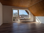 Wohnzimmer - 3-Zimmer-Wohnung mit Balkon in zentraler Lage