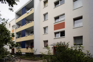 Nur ein kurzer Weg zu zahlreichen Sportmöglichkeiten - Balkonseite (69376)