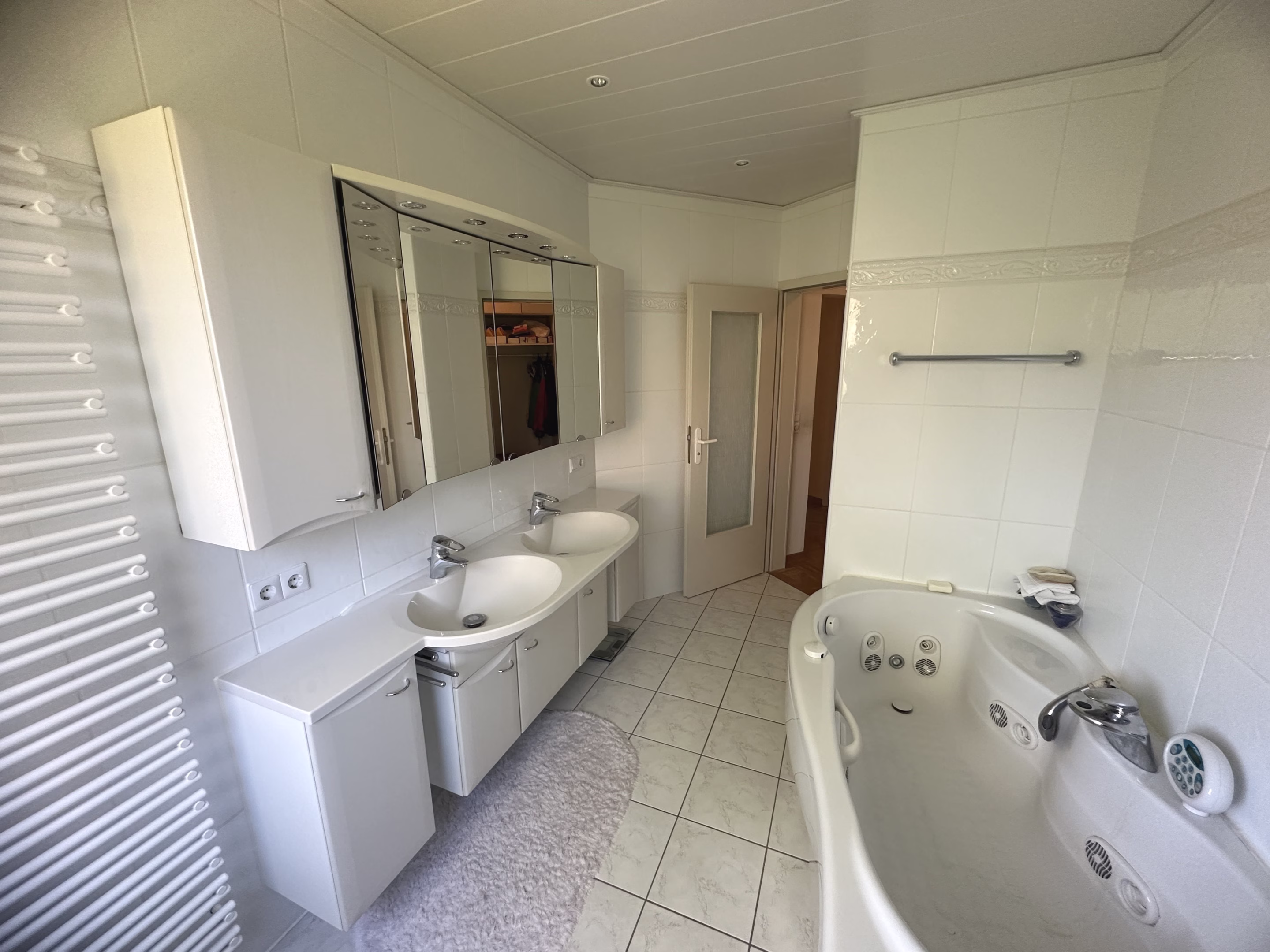 Badezimmer EG