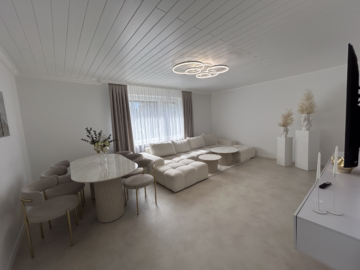 Ein ganz besonderes 3-Familienhaus - Wohnzimmer OG Wohnung 3 (57728)