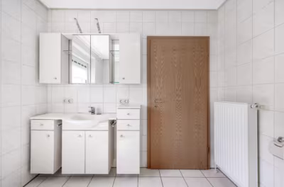 Attraktiver Bungalow mit viel Wohnkomfort - Badezimmer (84974)