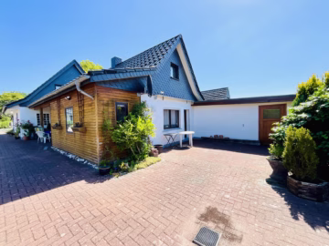 Stadtnah: Einfamilienhaus mit Garage - Terrasse (77179)