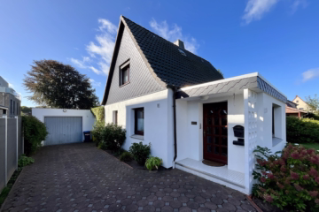 Charmantes Wohnhaus mit großem Grundstück - Auffahrt und Garage (46358)
