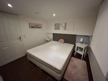 Charmantes kleines Reihenmittelhaus - Zimmer im Kellergeschoss (53568)