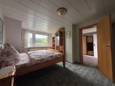 Gemütliches Haus am Wasserwerkswald - Schlafzimmer DG (85840)