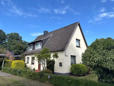 Gemütliches Haus am Wasserwerkswald - Straßenansicht (85829)