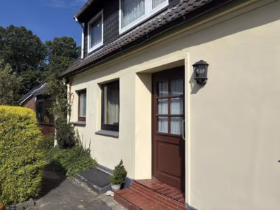 Gemütliches Haus am Wasserwerkswald - Hauseingang (85830)