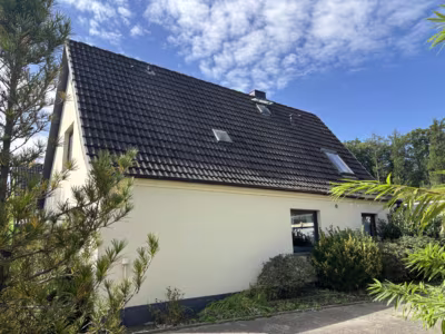 Gemütliches Haus am Wasserwerkswald - Ansicht Auffahrt (85858)