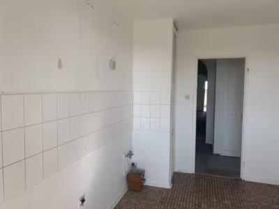 Mitte: 8. OG mit Fahrstuhl und Weserblick - Küche Ansicht 2 (92926)