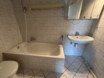 Mitte: 8. OG mit Fahrstuhl und Weserblick - Badezimmer (92929)
