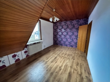 Kapitalanlage mit Entwicklungspotenzial - DG Raum (48391)