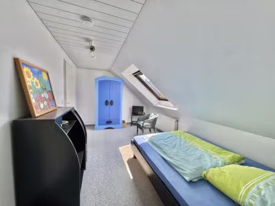 Sie haben die Wahl: Ein- oder Zweiparteienhaus - Dachgeschoss Schlafen (81851)