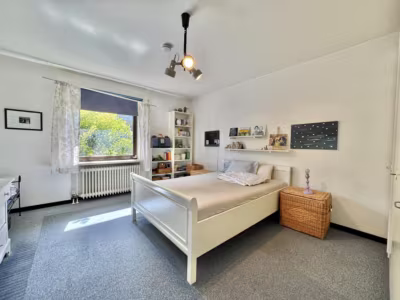 Sie haben die Wahl: Ein- oder Zweiparteienhaus - Eltern (81832)