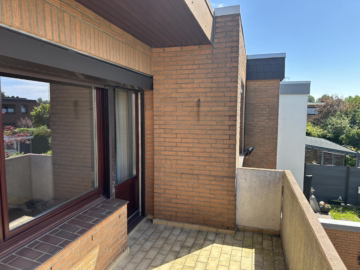 Charmantes Reihenmittelhaus in Sackgassenlage - Balkon vom Schlafzimmer (67585)