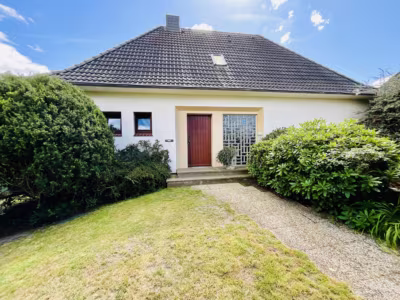 Schöne Lage: EFH mit großem Garten und Vollkeller - Hauseingang (80607)
