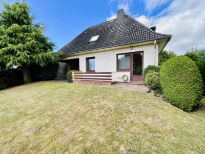 Schöne Lage: EFH mit großem Garten und Vollkeller - Gartenansicht (80611)