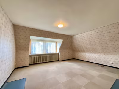 Schöne Lage: EFH mit großem Garten und Vollkeller - DG Schlafzimmer (80621)