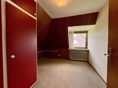 Schöne Lage: EFH mit großem Garten und Vollkeller - DG Kinderzimmer 1 (80622)