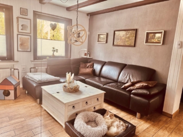 Walmdachbungalow auf parkähnlichem Grundstück - Wohnen (49930)