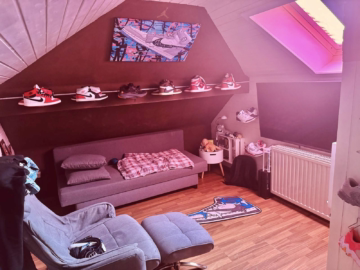 Walmdachbungalow auf parkähnlichem Grundstück - Dachgeschoss Kind (49941)