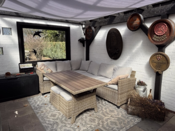 Walmdachbungalow auf parkähnlichem Grundstück - Überdachte Terrasse (49922)