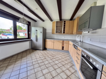 Walmdachbungalow auf parkähnlichem Grundstück - Küche (49936)