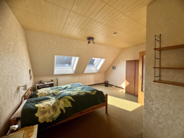 Hier lässt es sich gut leben! - Dachgeschoss Zimmer 1 (51643)