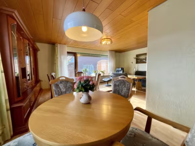 Gepflegter Bungalow mit Vollkeller - Essbereich (78022)