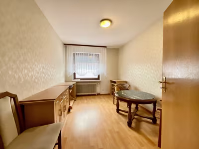 Gepflegter Bungalow mit Vollkeller - Büro (78025)