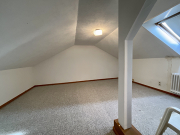 Gepflegter Bungalow mit Vollkeller - DG Raum 1 (43152)