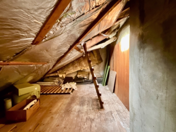 Gepflegter Bungalow mit Vollkeller - DG Bodenraum (43156)