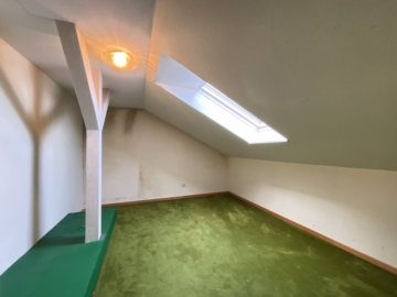 Gepflegter Bungalow mit Vollkeller - DG Raum 2 (43154)