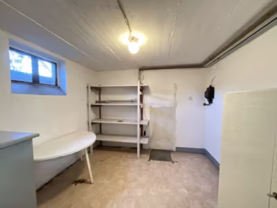 Gepflegter Bungalow mit Vollkeller - KG Vorratsraum (78035)
