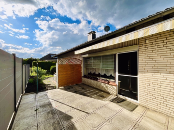 Gepflegter Bungalow mit Vollkeller - Gartenansicht (65695)
