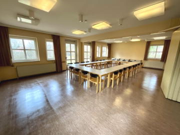 Schönes Gemeindehaus mit großem Garten - Großer Saal II Erdgeschoss (46217)