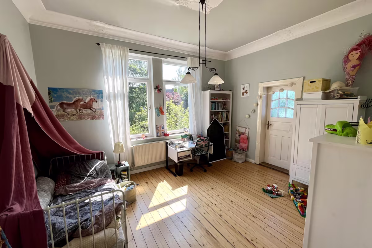 Kinderzimmer mit Balkon