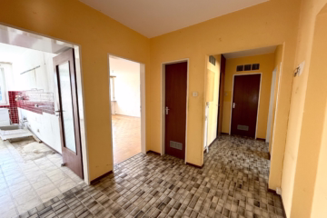 Wohnen mit vielen Vorzügen – 3 Zimmer-ETW - Flur (48881)