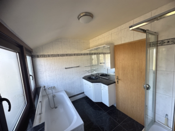 Charmantes Zuhause Nähe Bürgerpark - Badezimmer OG (45589)