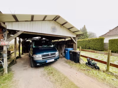 Hier lässt es sich leben: Gut aufgeteiltes EFH - Carport (81745)