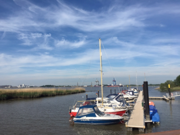 Schönes Landhaus mit großer Diele am Weserdeich - Sandstedter Hafen (44523)