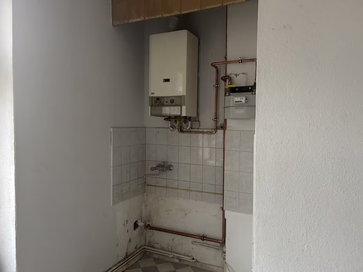 Nische für Heizung in Küche