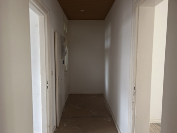 Mehrfamilienhaus mit 7 Wohnungen und Lager in Lehe - Flur 3 Zi.-Wo (37918)