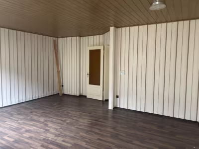 Mehrfamilienhaus mit 7 Wohnungen und Lager in Lehe - Wohnzimmer 3 Zi.-Wo Beispiel (85290)
