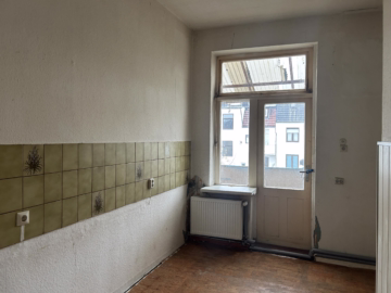 Mehrfamilienhaus mit 7 Wohnungen und Lager in Lehe - Küche (37928)