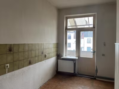 Mehrfamilienhaus mit 7 Wohnungen und Lager in Lehe - Küche (85293)