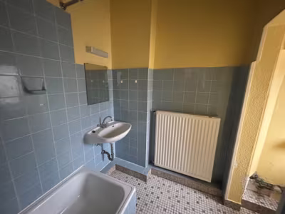 Mehrfamilienhaus mit 7 Wohnungen und Lager in Lehe - Duschbad 2 Zi.-Wo (85299)