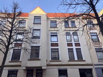 Mehrfamilienhaus mit 7 Wohnungen und Lager in Lehe - Straßenansicht (37910)